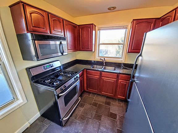 2nd image of 1501 Raymond Dr APT 203