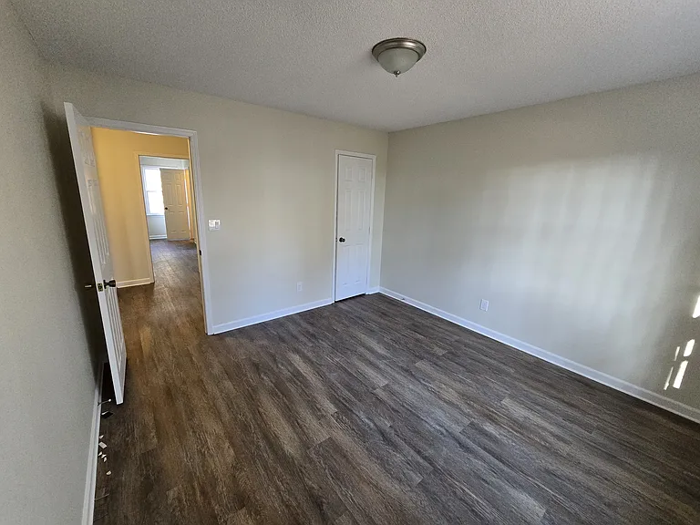 4015 Stone Creek Cir — Photo 7