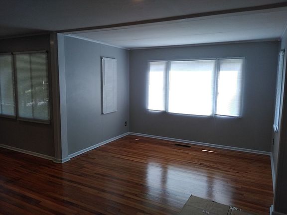 3rd image of 164 Habersham Dr