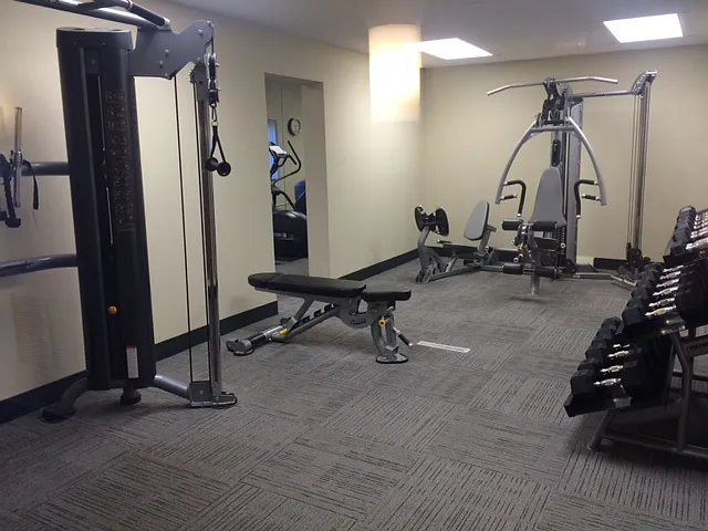 24/7 fitness center