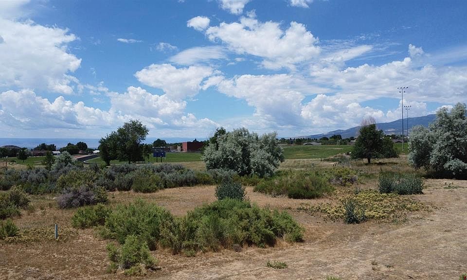 2nd image of 730 SE Pinyon Street
