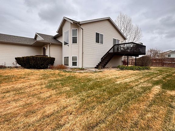 3rd image of 990 Haakon St