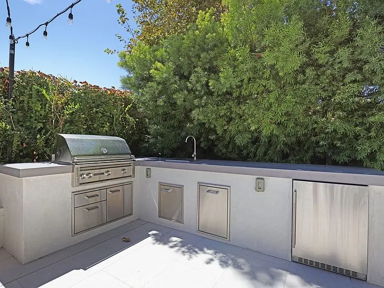 57 Laurelhurst Dr — Photo 37