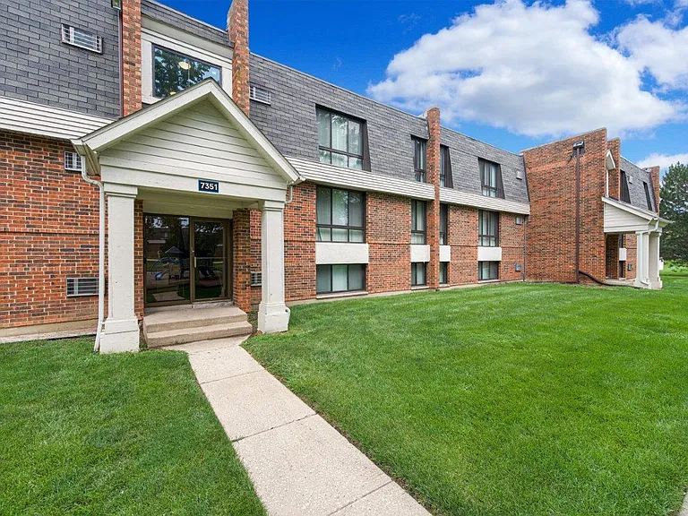 Windsor Lakes Apartment Homes — Photo 21