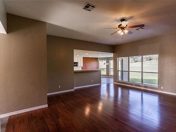4th image of 124 Fairway Ct