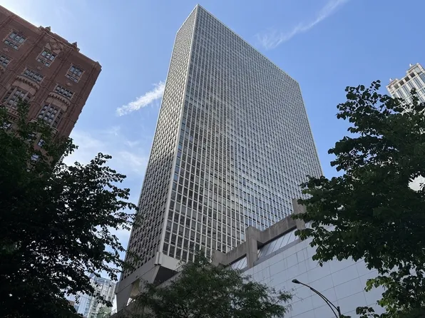 111 E Chestnut St APT 37C, Chicago, IL 60611