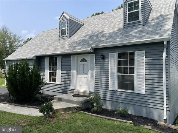 5644 Roundtree Dr, Woodbridge, VA 22193