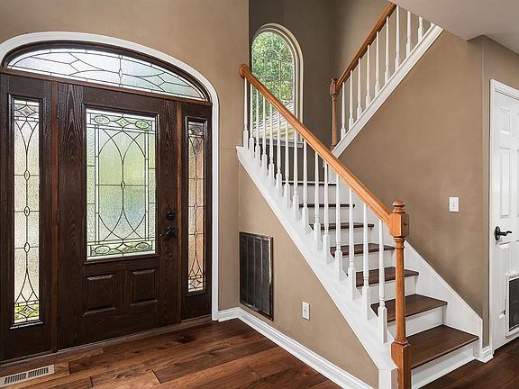 3rd image of 2233 Blackmoor Park Ln