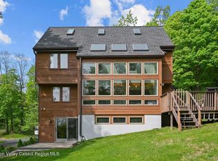 4 Spies Rd, New Paltz, NY 12561