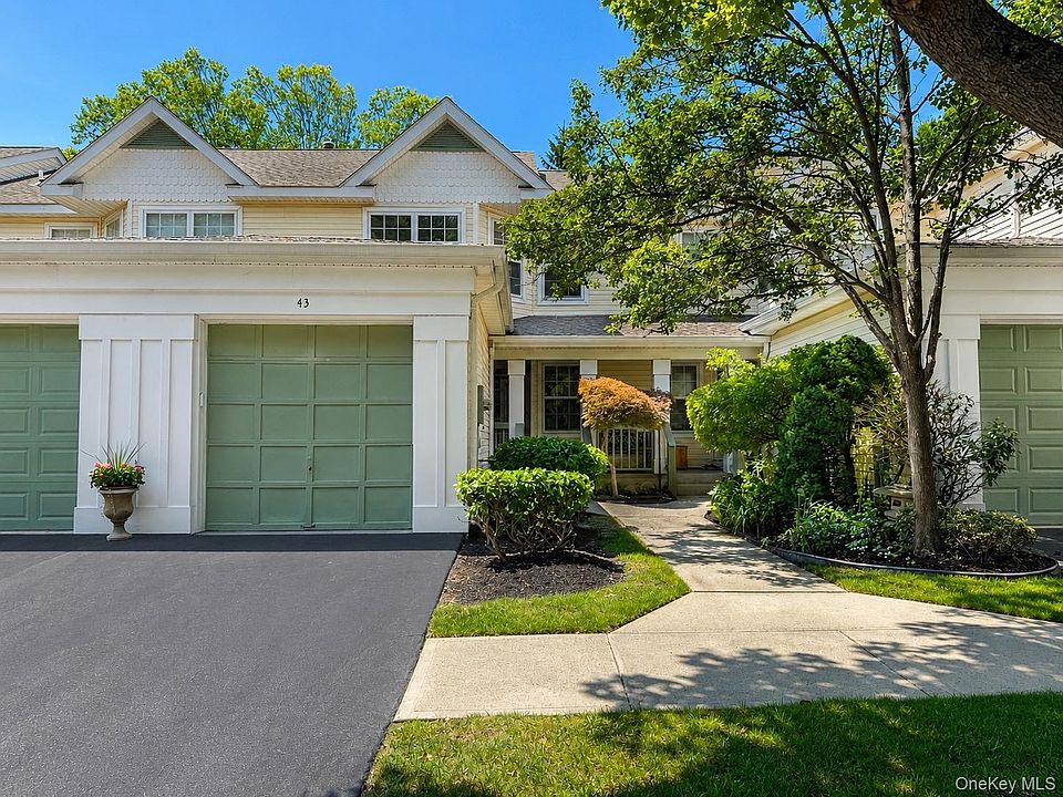 1st image of 43 Commodore Circle