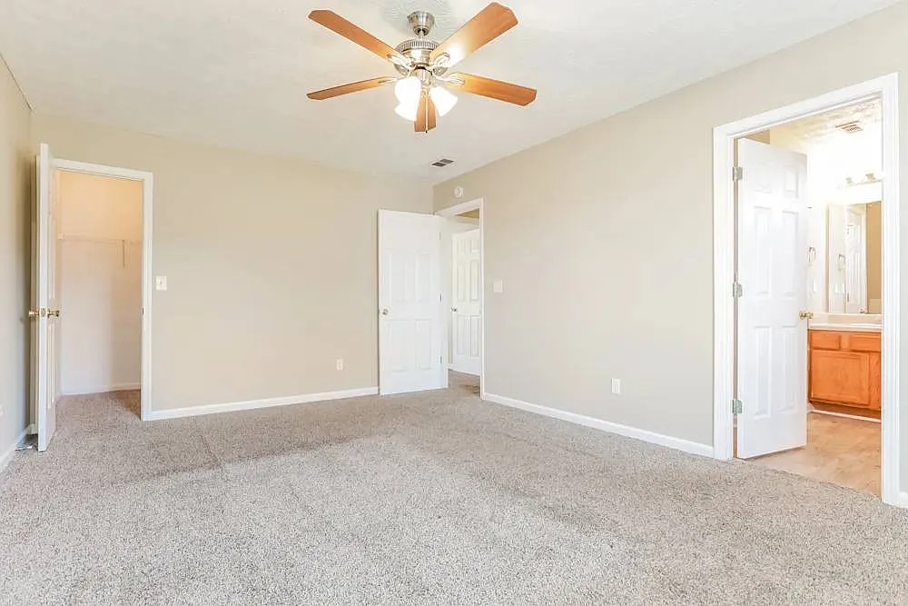3 bed, 1437 sqft, $1,830 — Photo 4