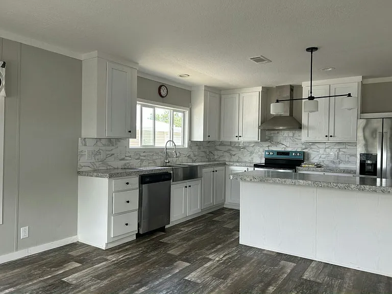 456 Cecilia Dr #456E — Photo 2
