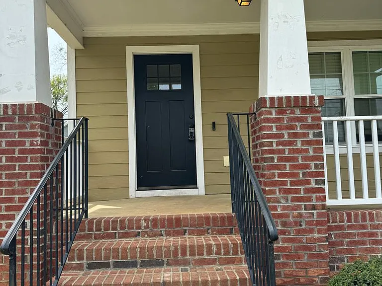530 Brawley St — Photo 2