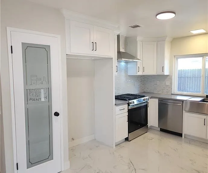 10160 Medallion Pl — Photo 5