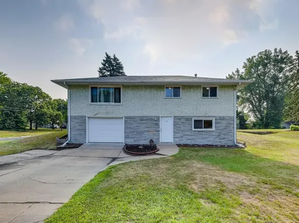7471 Van Buren St NE, Fridley, MN 55432