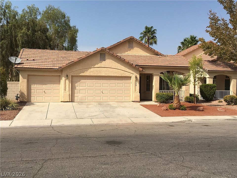 1st image of 824 Sparkle Ray Ave