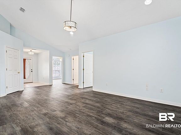5th image of 4215 Lauder Ln