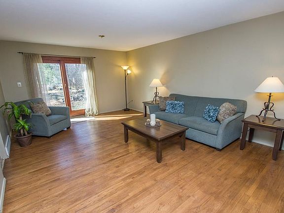 3rd image of 26925 Adele Ln