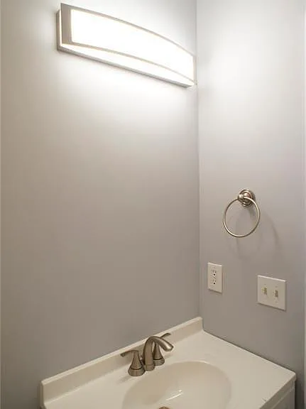 31 Isaacs St #1A — Photo 5