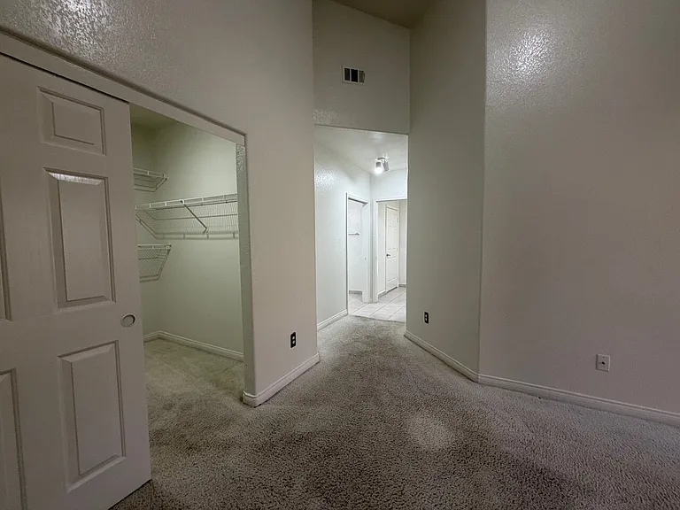 900 Heavenly Hills Ct #204 — Photo 25