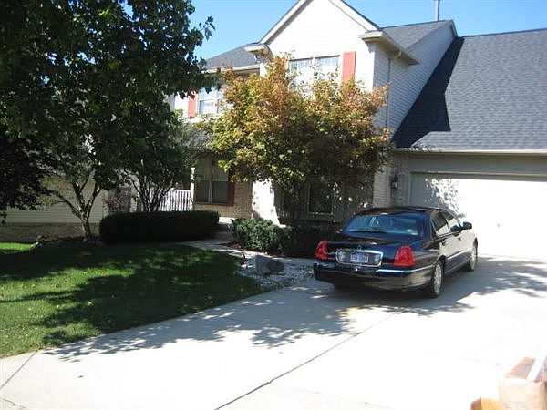 1st image of 28835 Hearthstone Dr