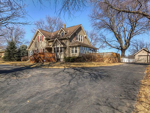 3rd image of 9148 Pauline St