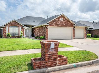 2900 SE 97th St, Moore, OK 73160