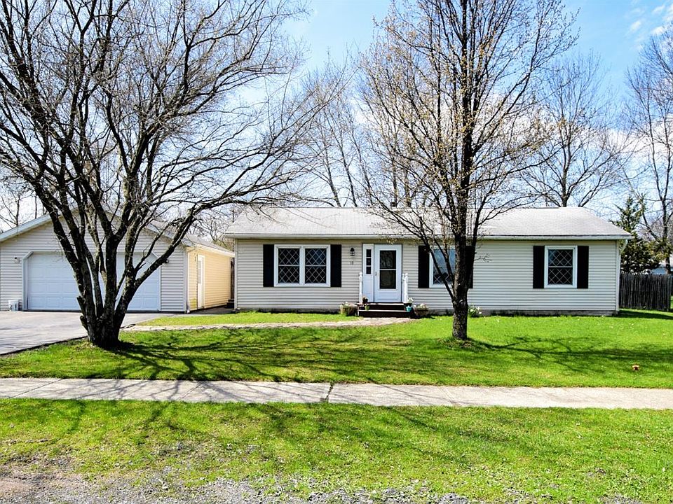 1st image of 10 Matthew Ln