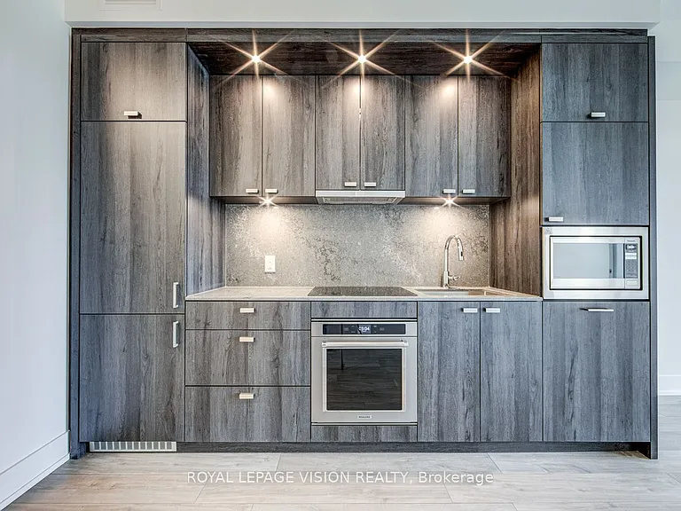 858 Dupont St #716 — Photo 1