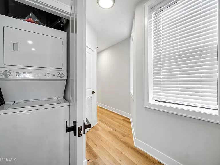 2735 W Polk St — Photo 14