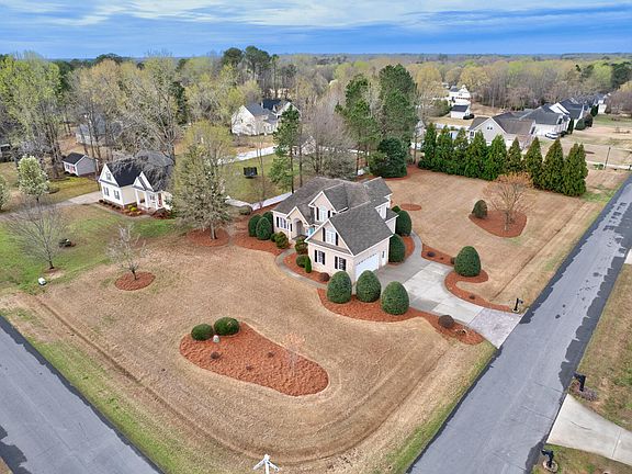 3rd image of 4090 Beaver Rd