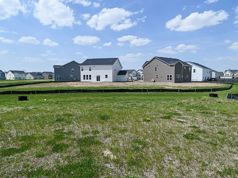 7348 Deerberg Dr — Photo 64
