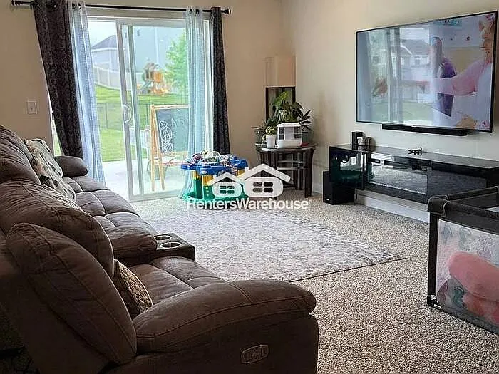 14250 Cheshire Ln N — Photo 10