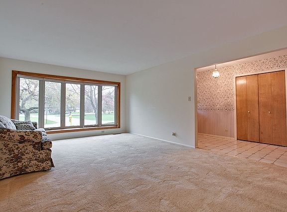 5th image of 15287 W Clover Ln