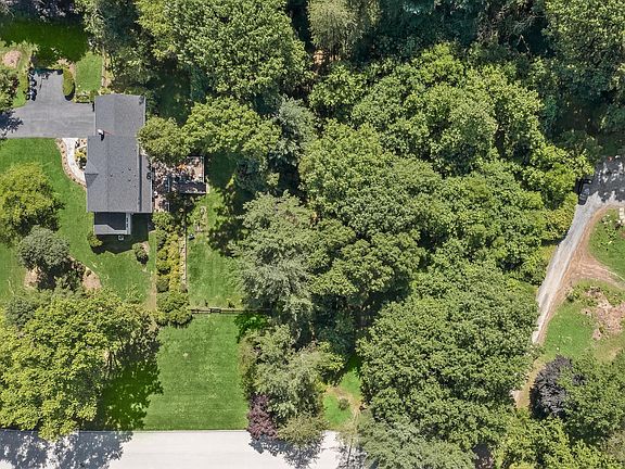 3rd image of 10707 Moosberger Ct