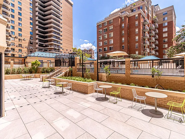 Ballston Place — Photo 9