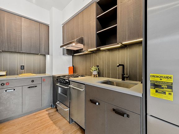 5th image of 123 Melrose St APT 752