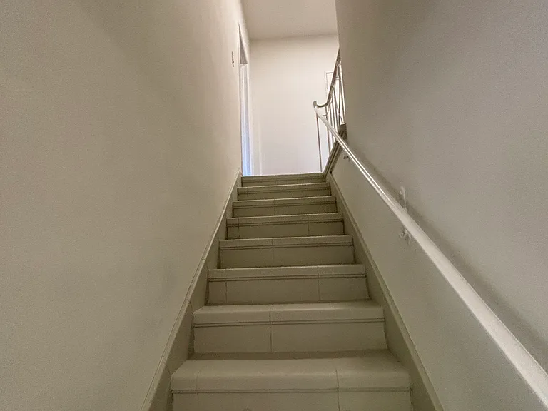 144 S Camden Dr #D — Photo 5