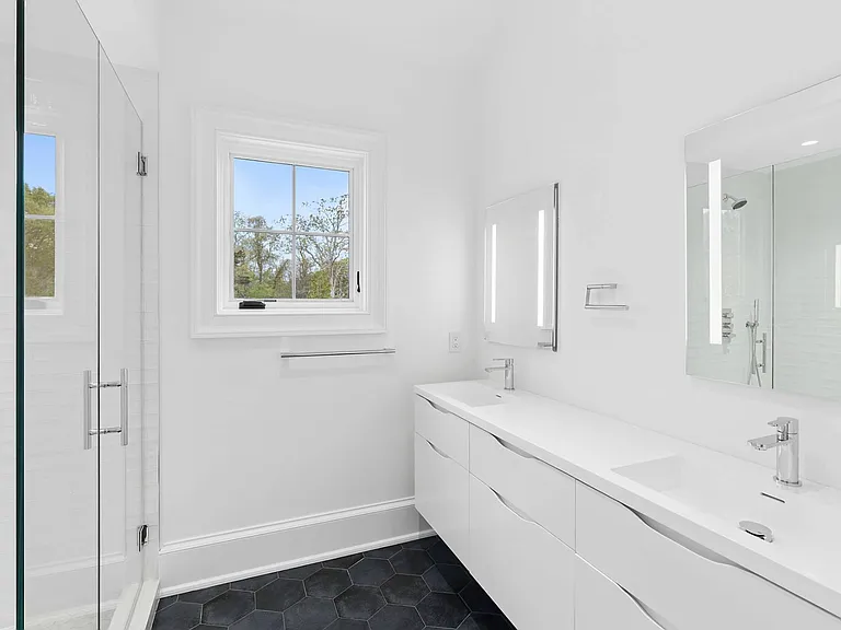 25 Fresh Pond Rd — Photo 20
