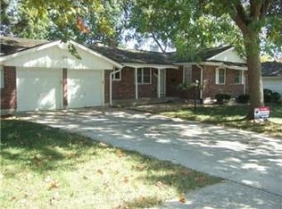 4983 NE Chouteau Dr, Kansas City, MO 64119