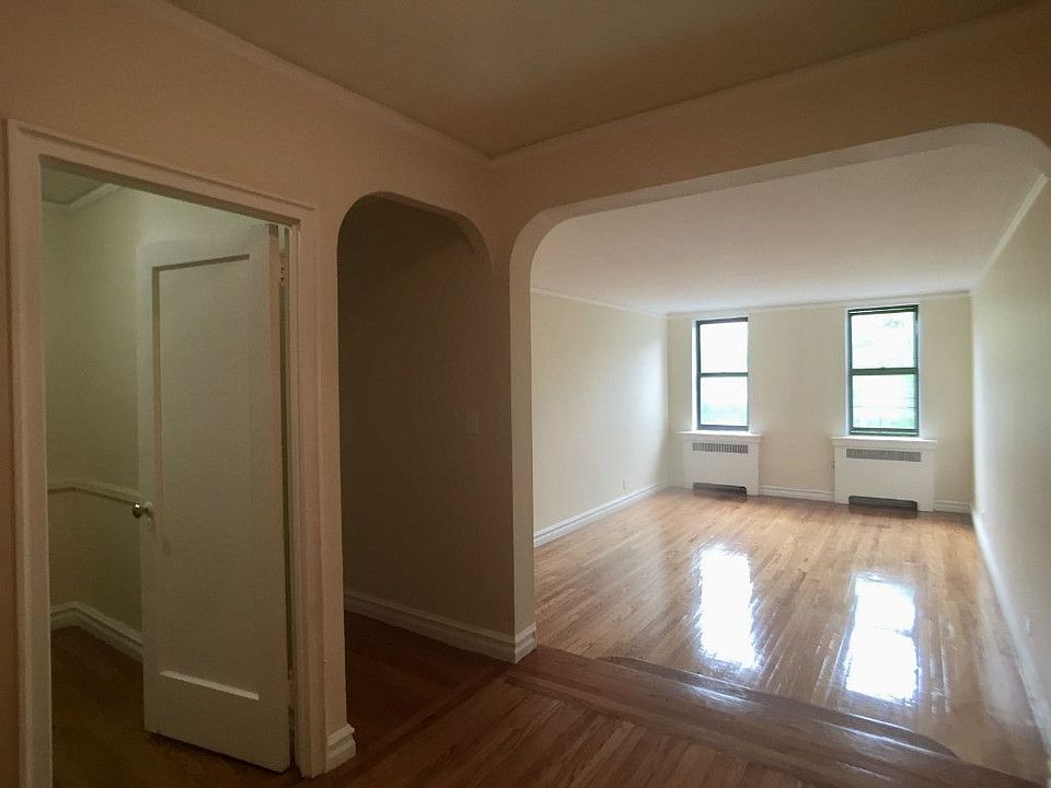 1st image of 235 Seaman Ave APT 3B