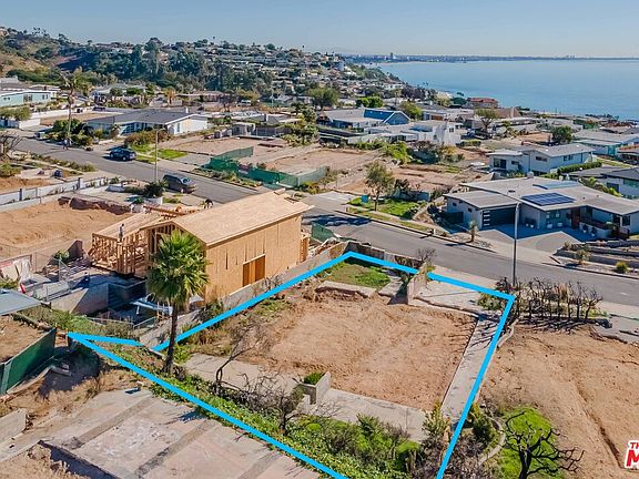 3rd image of 3711 Oceanhill Way