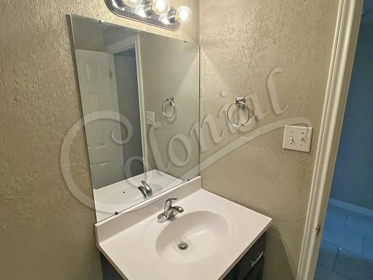 130 E Ruby Rd — Photo 13