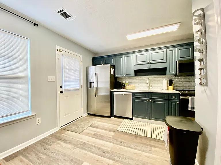 645 Brook Trl — Photo 13