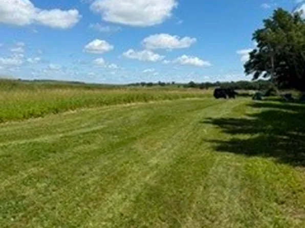 M/l Northeast Pl #240, Pella, IA 50219