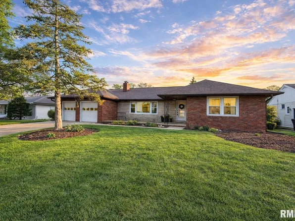 326 W Knoll Crest Dr, Peoria, IL 61614