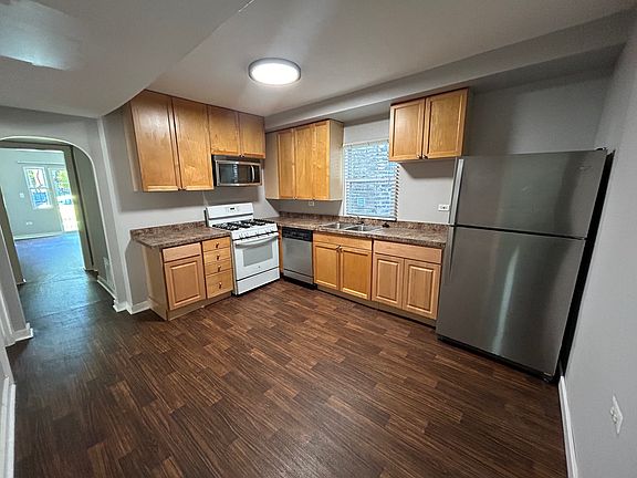 2nd image of 4310 N Francisco Ave #1