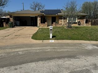 901 Freestone Ct, Arlington, TX 76017