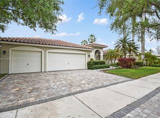 370 Mallard Rd, Weston, FL 33327