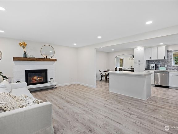 3rd image of 13221 47th Drive NE